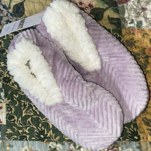 Mixit Cozy Womens 1 Pair Slipper Socks SZ L/XL
NWT - Picture 5 of 7